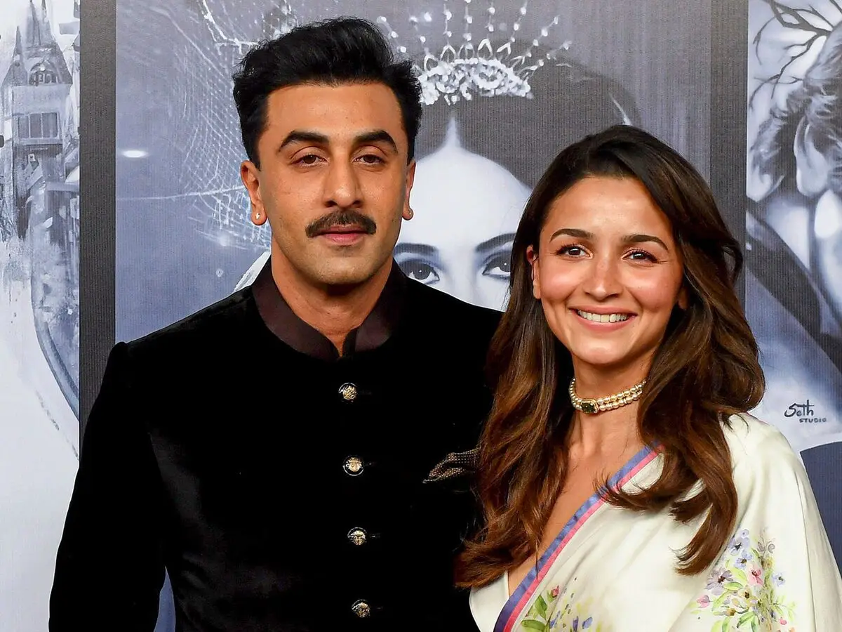 Alia Bhatt: आलिया भट्ट का 31वां जन्मदिन, जानिए उनके फैंस और बॉलीवुड की प्रतिक्रिया? 9 image 1763042440373