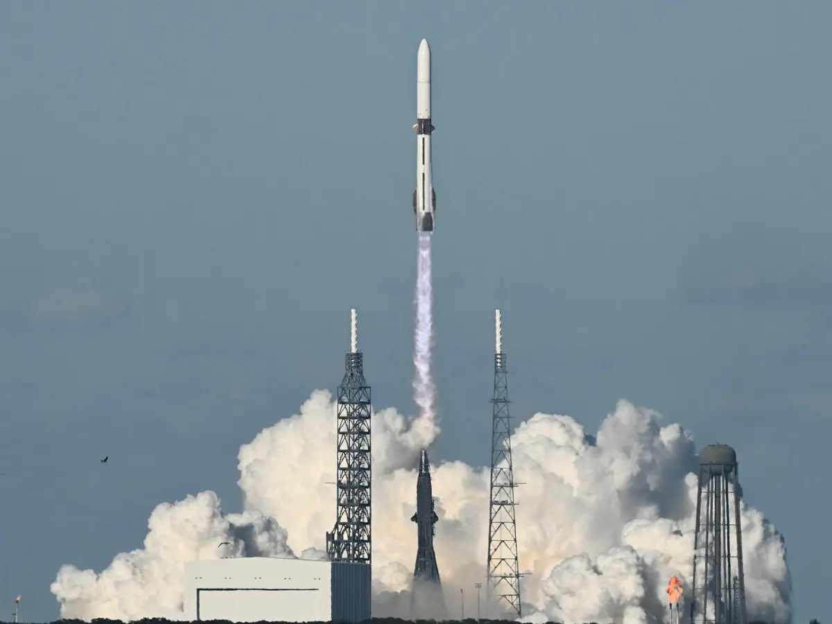 Blue Origin's New Glenn Rocket Successfully Launches NASA Mars Mission and Lands Booster