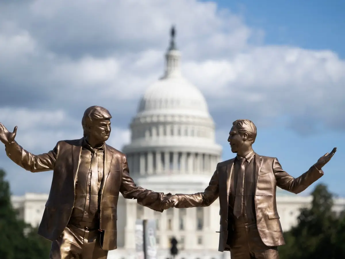 Epstein versuchte, Sergei Lawrow zu kontaktieren, um Einblicke in Trump zu ...