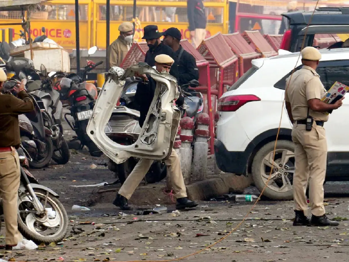 Delhi blast suspects used ‘dead drop’ emails to plan attacks, reveals probe Delhi blast suspects used ‘dead drop’ emails to plan attacks, reveals probe