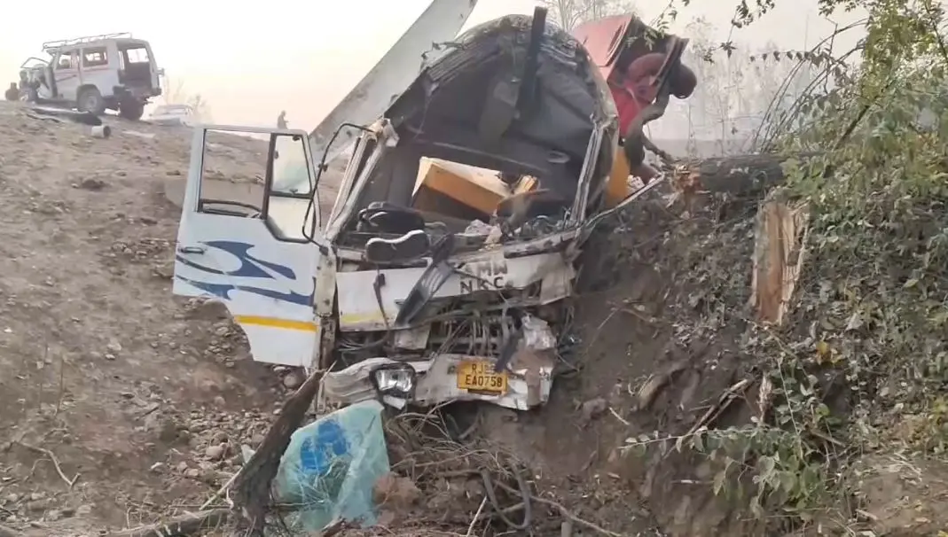 Four dead, seven injured as Tata Sumo collides with truck in J&K's Budgam; CM call for probe