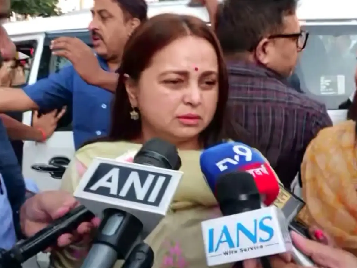 Lalu's daughter Rohini blames Tejashwi's aide Sanjay Yadav, Rameez for exit from politics. Who are they? Lalu's daughter Rohini blames Tejashwi's aide Sanjay Yadav, Rameez for exit from politics. Who are they?