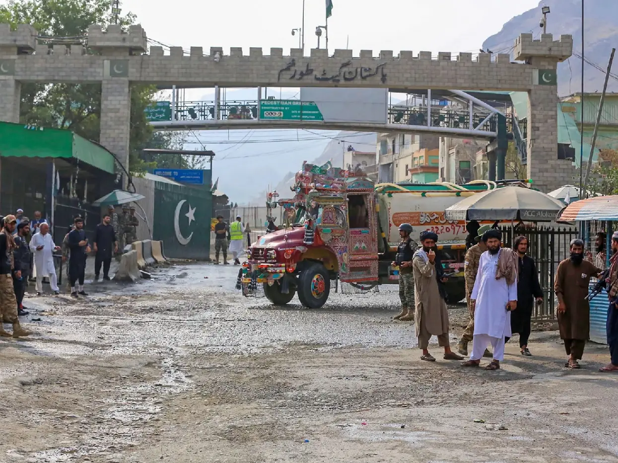 Afghanistan dumps Pakistan trade amid conflict, turns to Iran and India