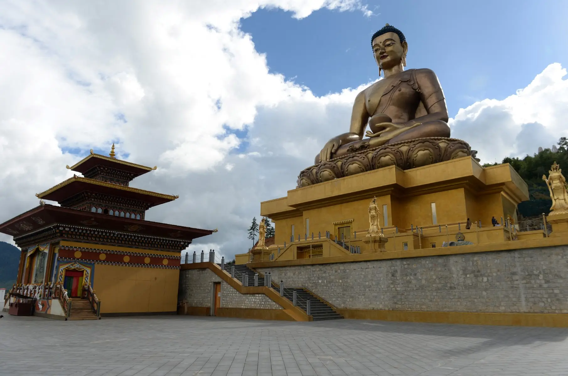 Bhutan - Demands 20 Years Residency Under Royal Discretion