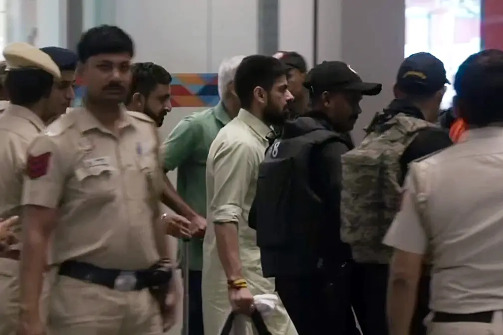 Lawrence Bishnoi's brother Anmol, wanted in Baba Siddique & Sidhu Moosewala murder case, to be deported to India