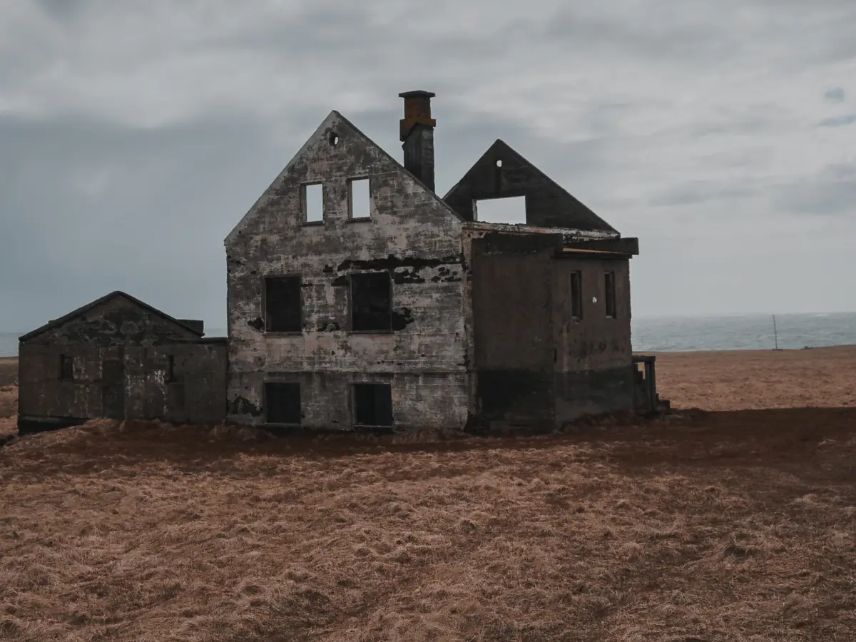 Cold War era 'Doomsday Radio' triggers World War III fears with strange message