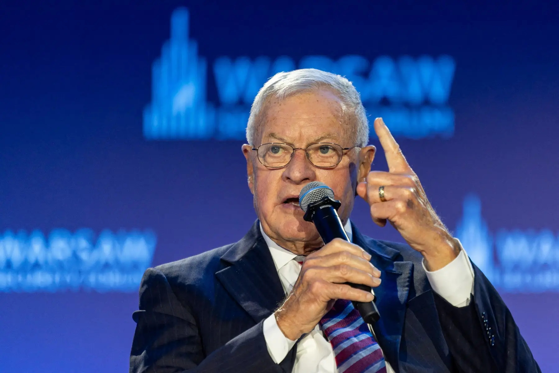 Trump's Ukraine envoy Gen Keith Kellogg quits after leaked US peace plan