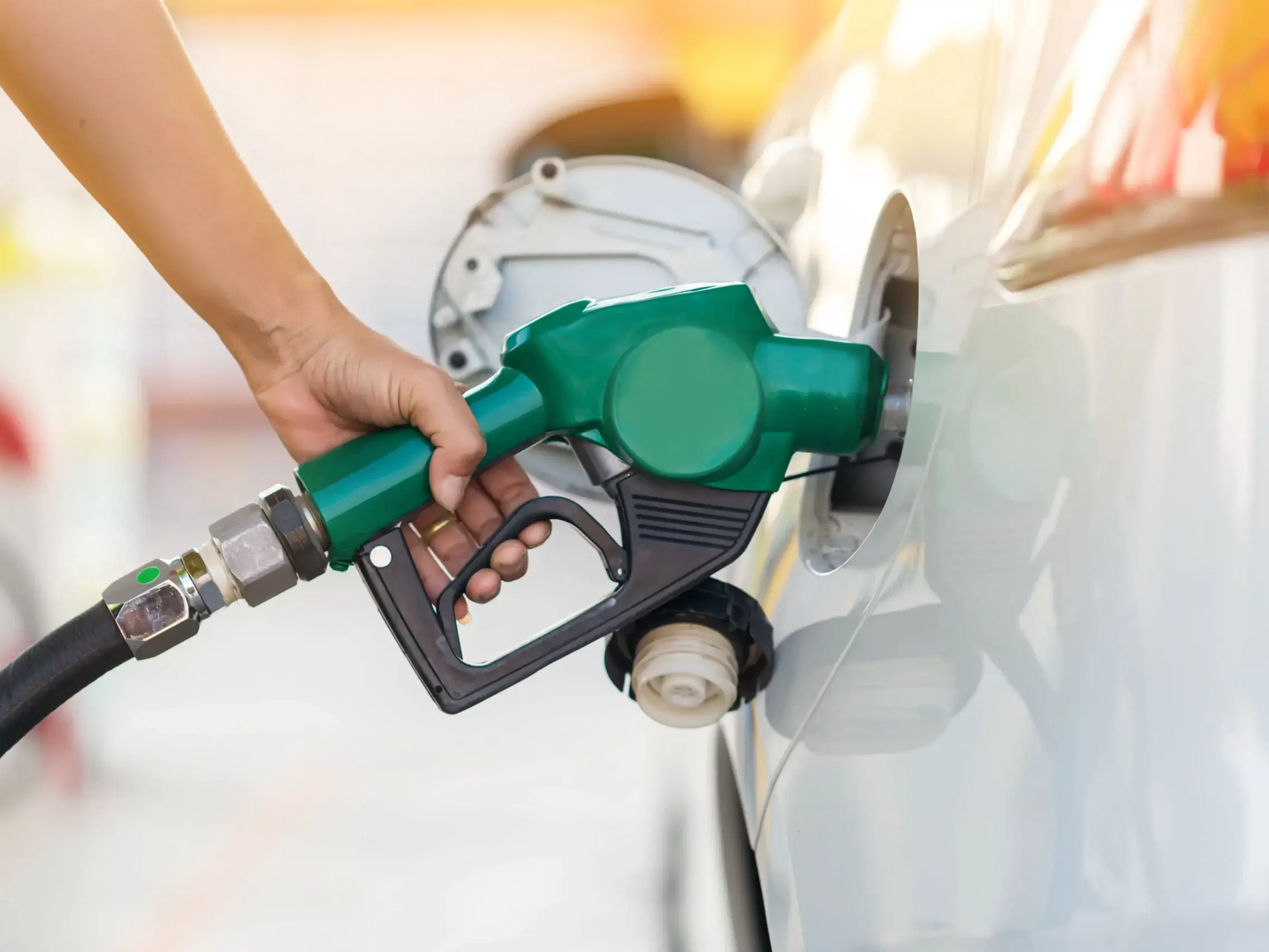 Why petrol evaporates faster in summer?