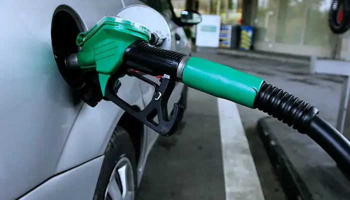 What is the ideal car speed for maximum fuel savings?