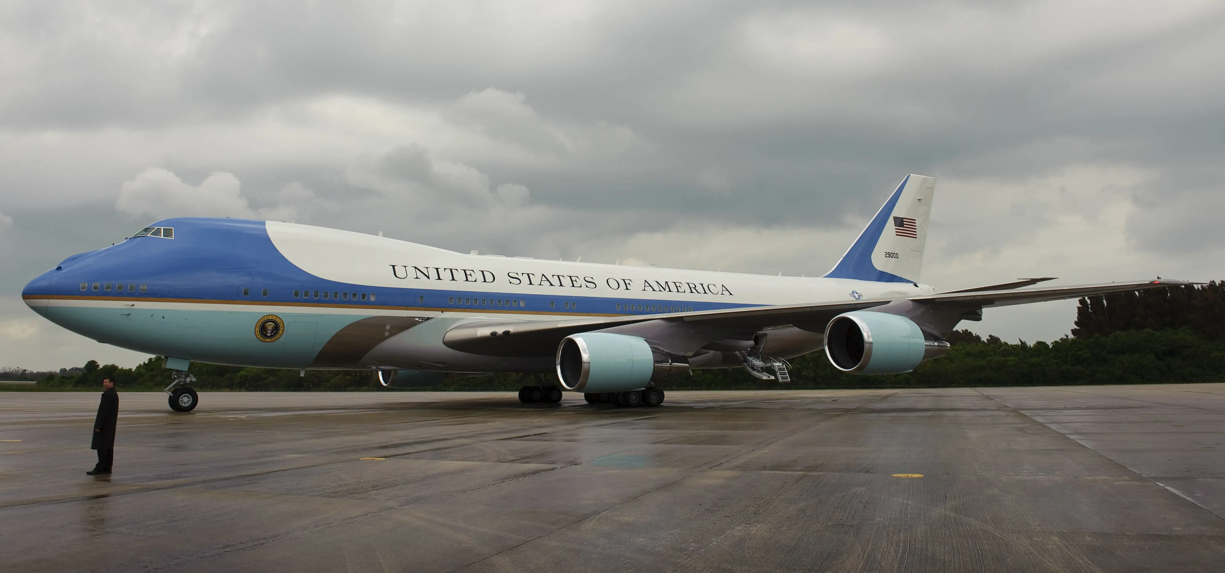 United States — Air Force One (VC-25 / 747-8 programme)