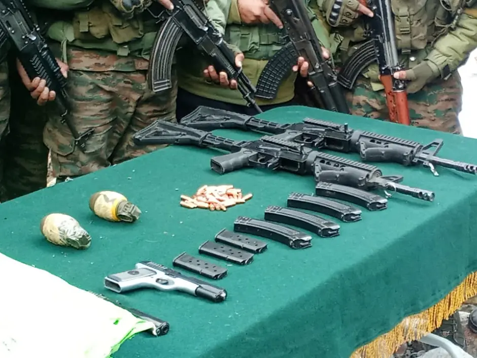Major terror plot foiled: Security forces recover high-grade weapons near LoC in Handwara Major terror plot foiled: Security forces recover high-grade weapons near LoC in Handwara