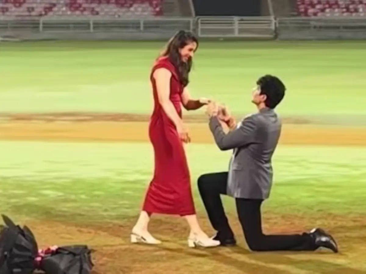 WATCH: Palash Muchhal’s surprise proposal to Smriti Mandhana at World Cup final venue