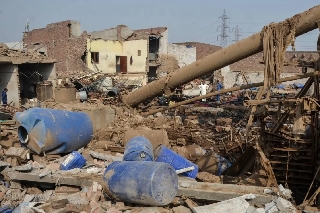 Explosion at glue factory in Pakistan kills 18; several nearby homes damaged