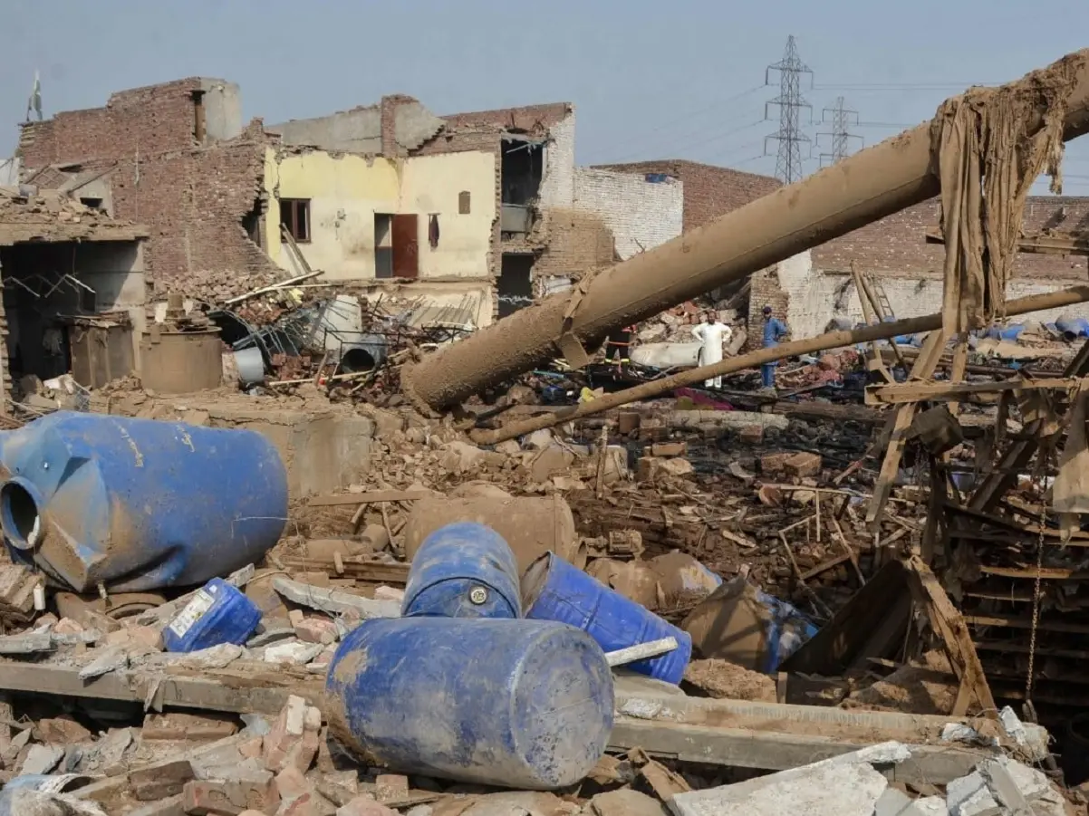 Explosion at glue factory in Pakistan kills 18; several nearby homes damaged Explosion at glue factory in Pakistan kills 18; several nearby homes damaged