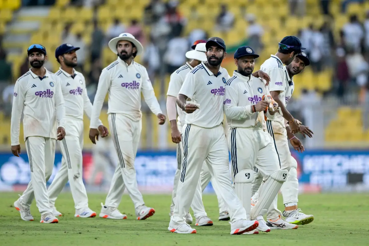 IND vs SA, 2nd Test: Kuldeep Yadav takes three as hosts restrict Proteas to 247/6 at stumps