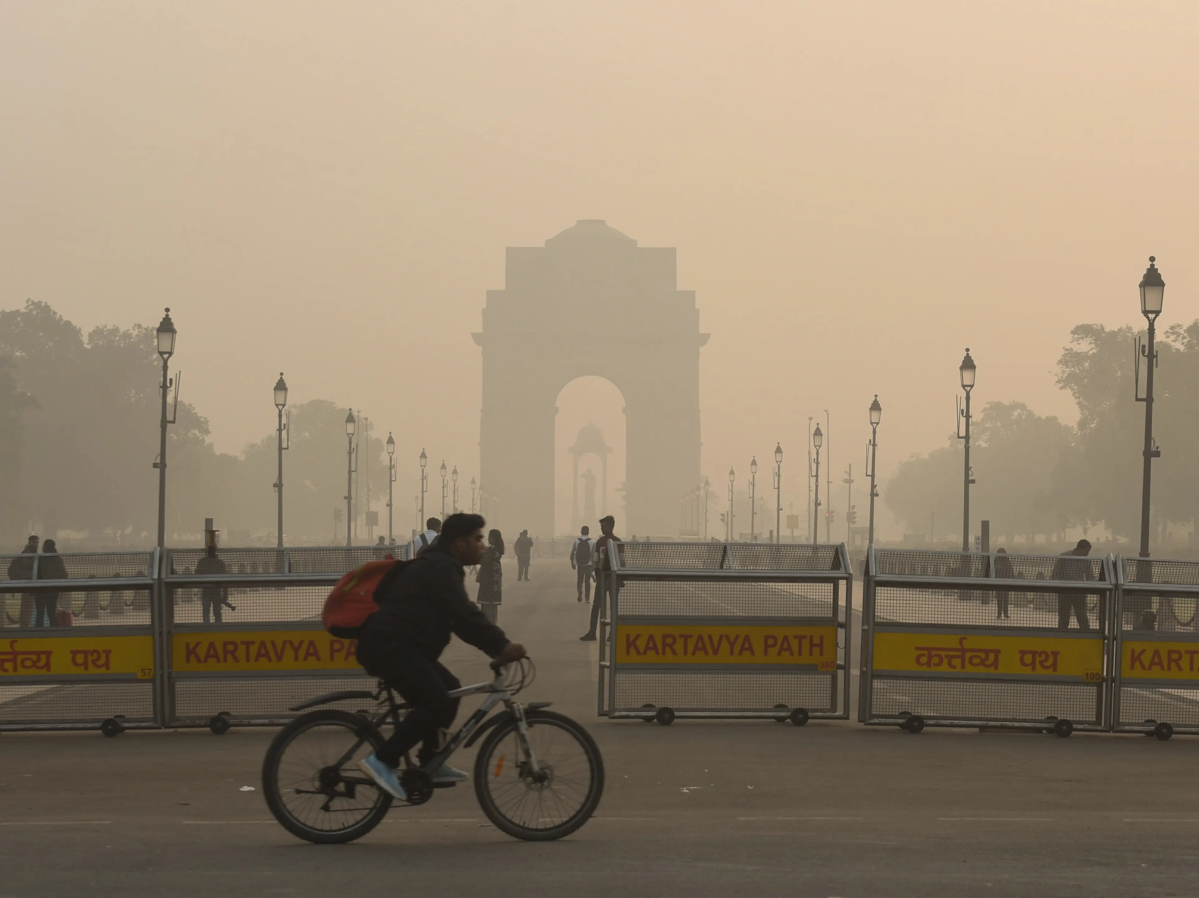 Delhi chokes! Air quality remains ‘very poor’ for 10th consecutive day in NCR; several areas cross 400 AQI mark Delhi chokes! Air quality remains ‘very poor’ for 10th consecutive day in NCR; several areas cross 400 AQI mark