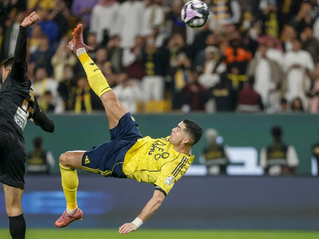 40-year-old Ronaldo stuns with sensational bicycle kick goal for Al Nassr - WATCH 40-year-old Ronaldo stuns with sensational bicycle kick goal for Al Nassr - WATCH