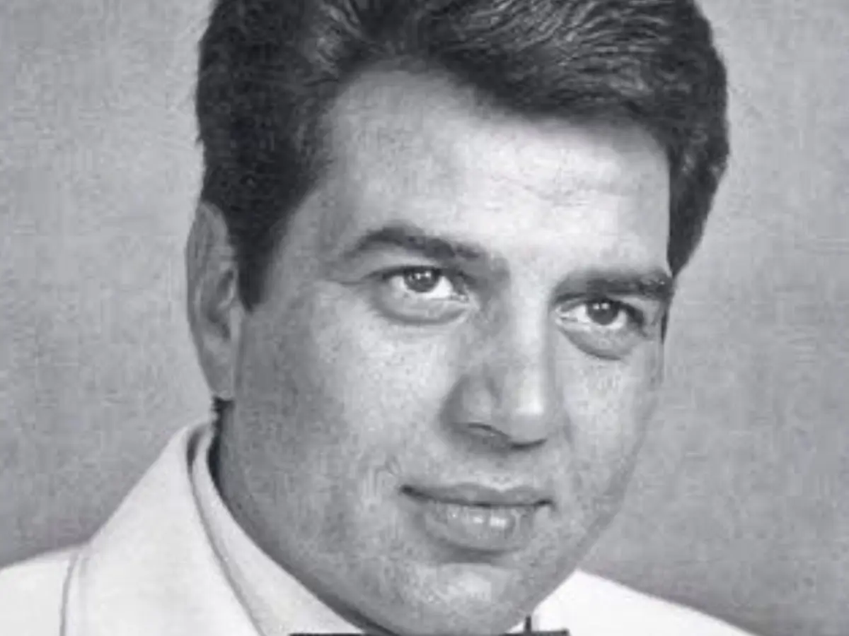 Dharmendra's poem from Ikkis expresses his desire to return to his village; fans say, 'feels like saying goodbye..' Dharmendra's poem from Ikkis expresses his desire to return to his village; fans say, 'feels like saying goodbye..'