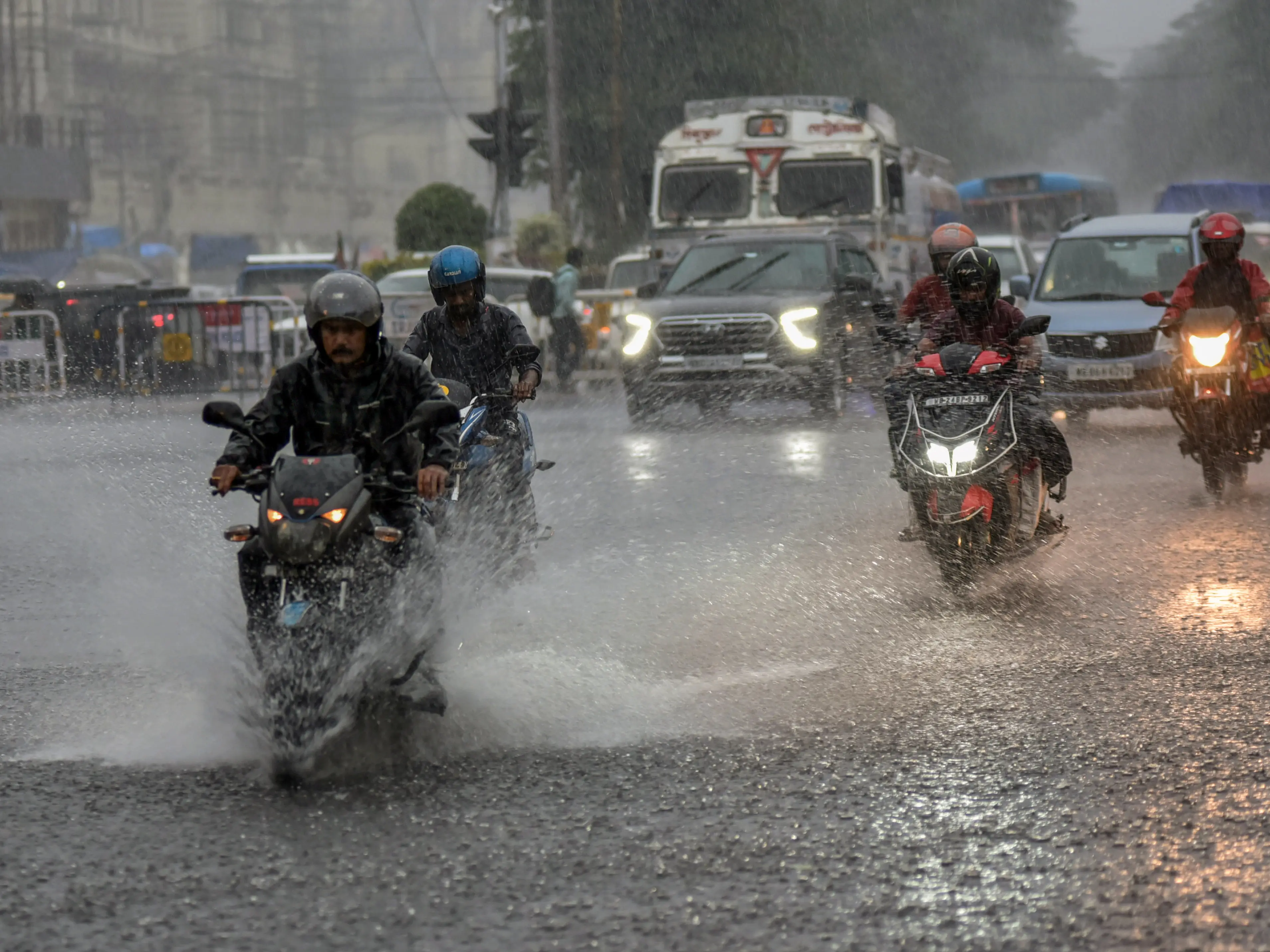 Two weather systems brewing in Bay of Bengal; Cyclone likely, says IMD Two weather systems brewing in Bay of Bengal; Cyclone likely, says IMD