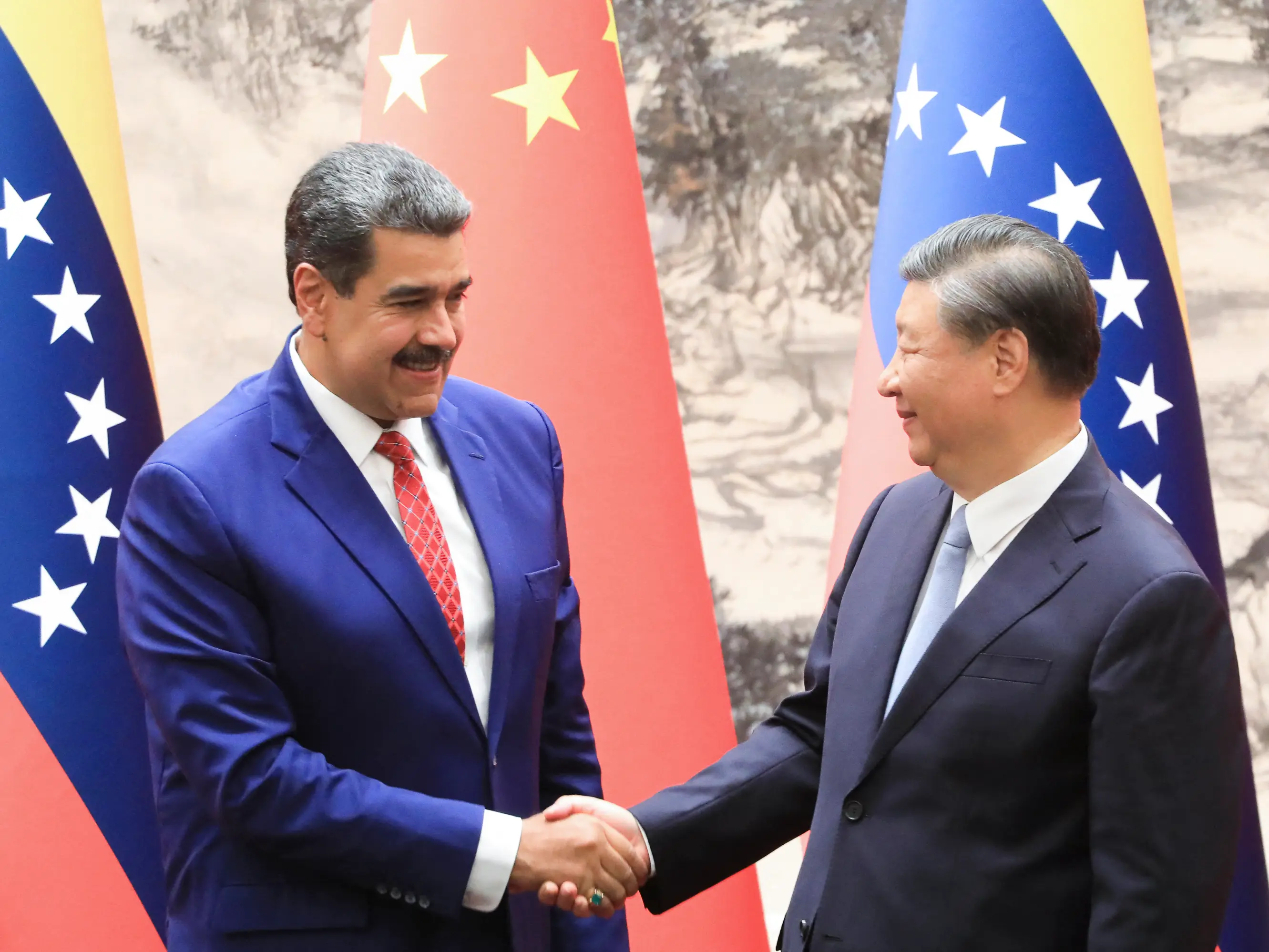 Xi Jinping backs Nicolas Maduro, blasts US meddling as warships circle Venezuela, vows to protect Caracas' sovereignty Xi Jinping backs Nicolas Maduro, blasts US meddling as warships circle Venezuela, vows to protect Caracas' sovereignty