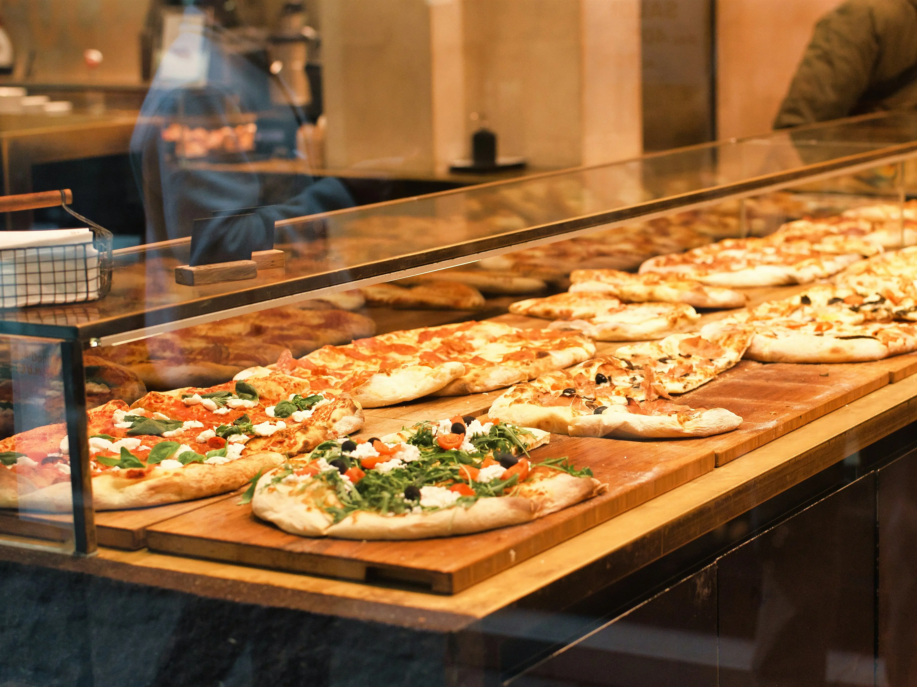 16 Taiwanese tourists shamed for ordering 5 pizzas in Italy. Here's what happened 16 Taiwanese tourists shamed for ordering 5 pizzas in Italy. Here's what happened