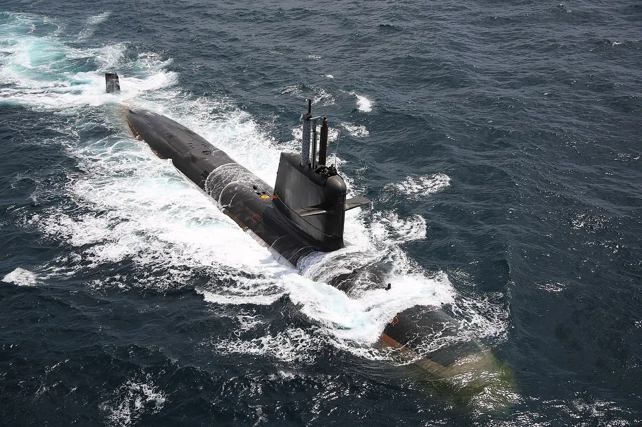 How diesel-electric submarines work