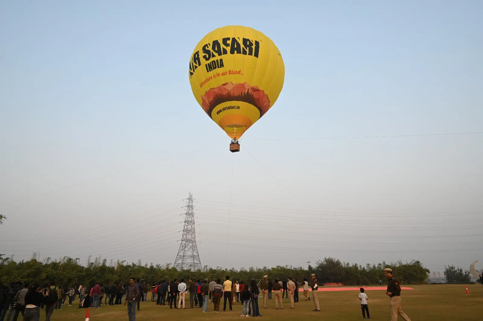 Netizens slam Delhi LG’s ‘tone deaf’ hot air balloon rides as city chokes under pollution