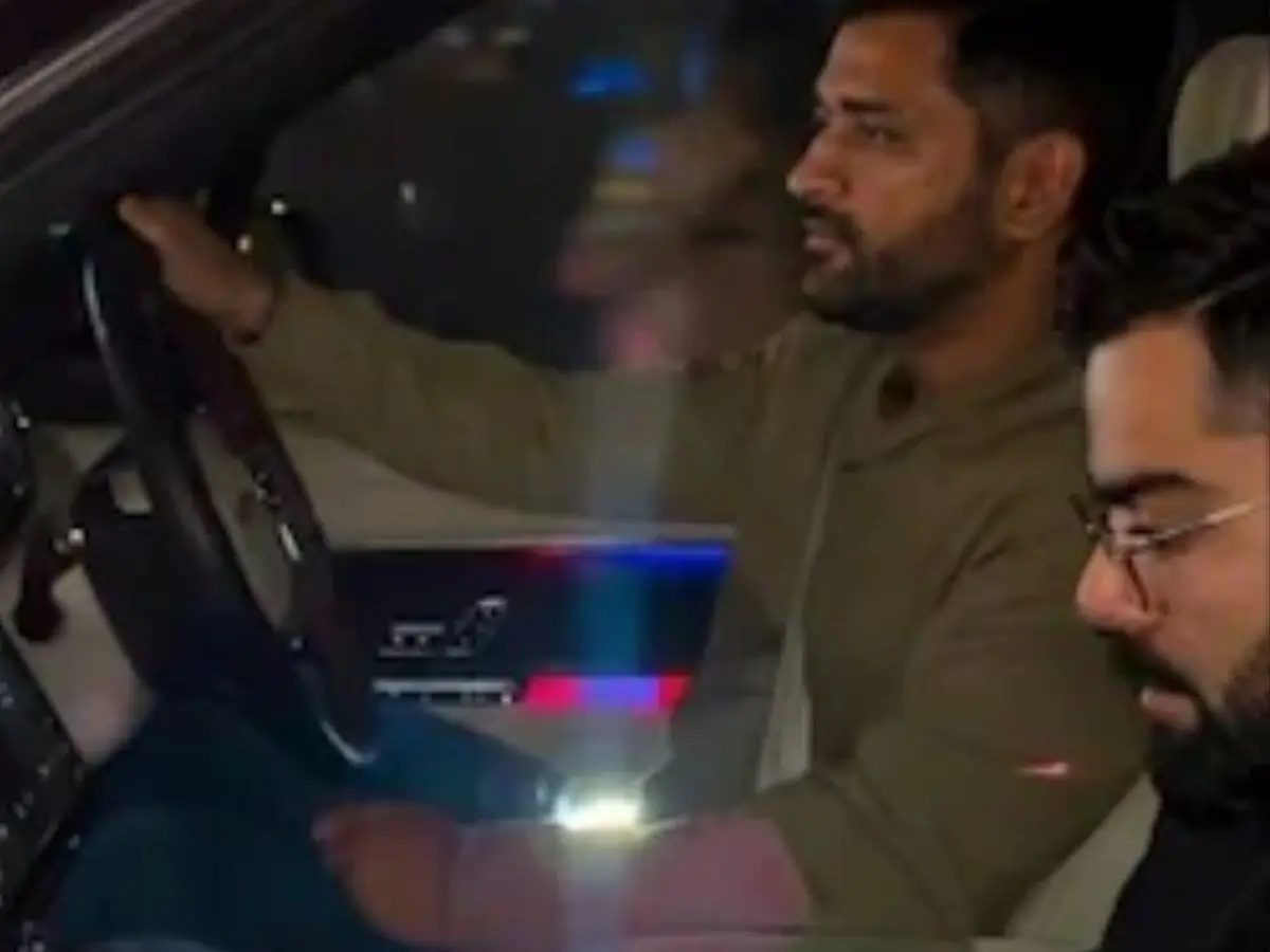 MS Dhoni drives Virat Kohli back to team hotel after reunion - WATCH MS Dhoni drives Virat Kohli back to team hotel after reunion - WATCH
