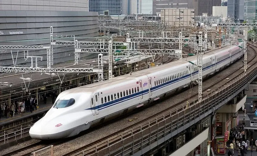 Aircraft Engineers Build Trains