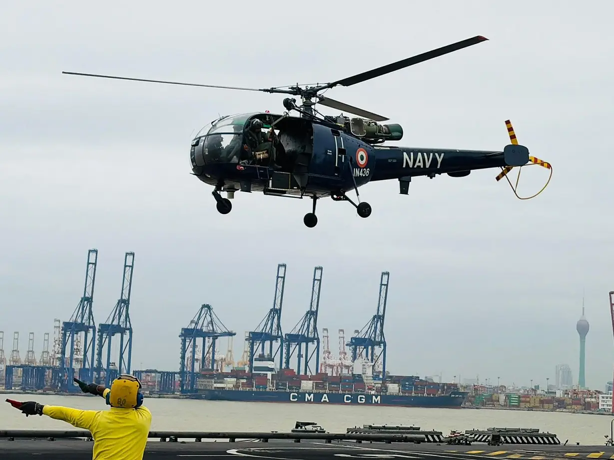 India rushes warships, aircraft and rescue teams as major flooding impacts Sri Lanka India rushes warships, aircraft and rescue teams as major flooding impacts Sri Lanka