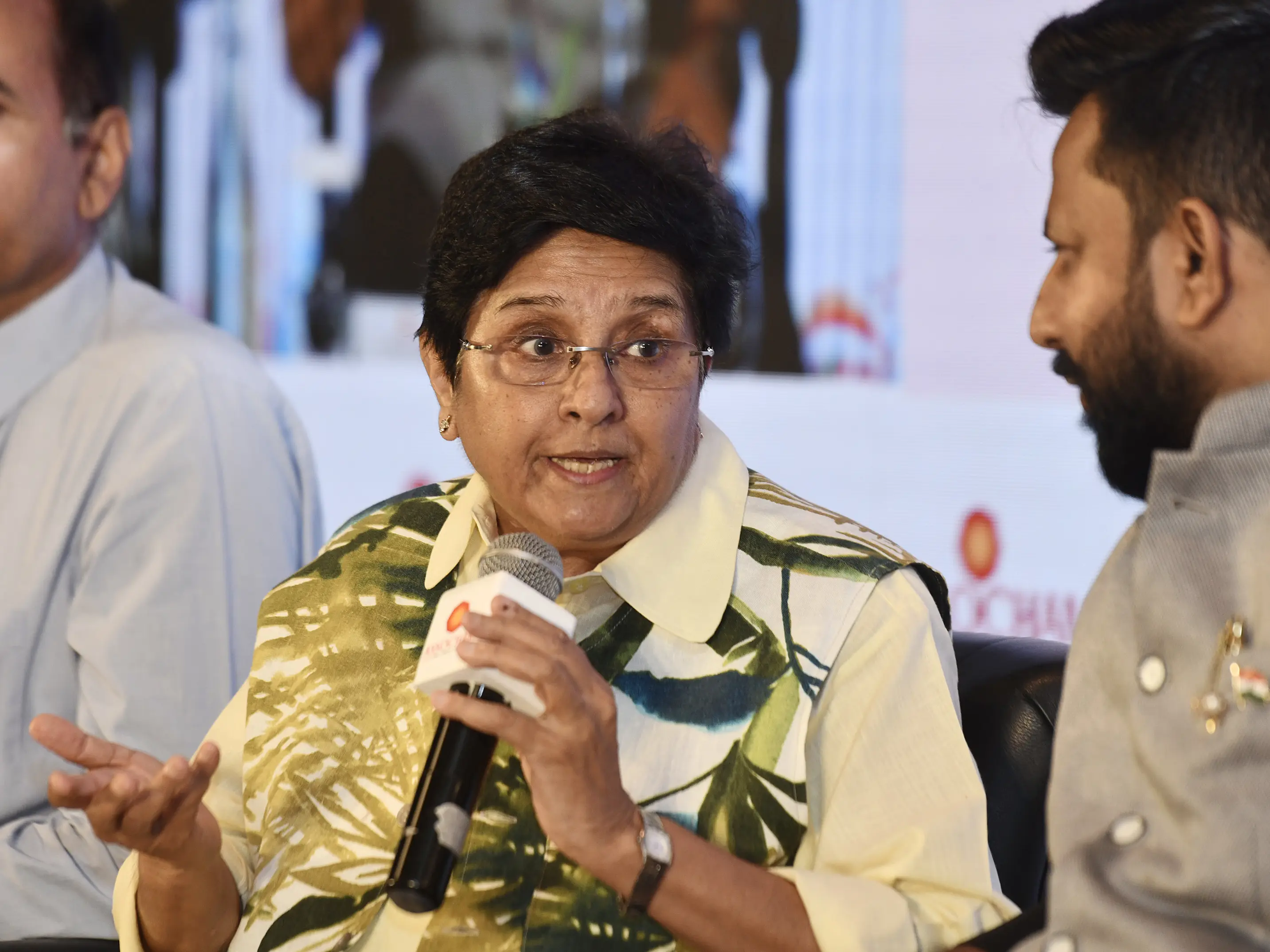 Delhi air crisis: Kiran Bedi seeks white paper to fix accountability; demands banning air purifiers in govt offices Delhi air crisis: Kiran Bedi seeks white paper to fix accountability; demands banning air purifiers in govt offices