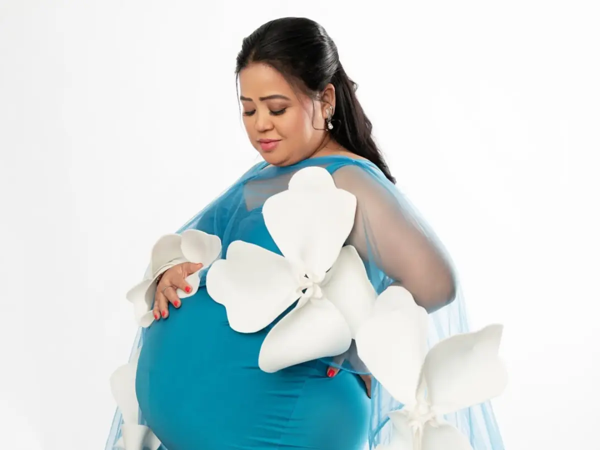 Dolled up in her maternity images