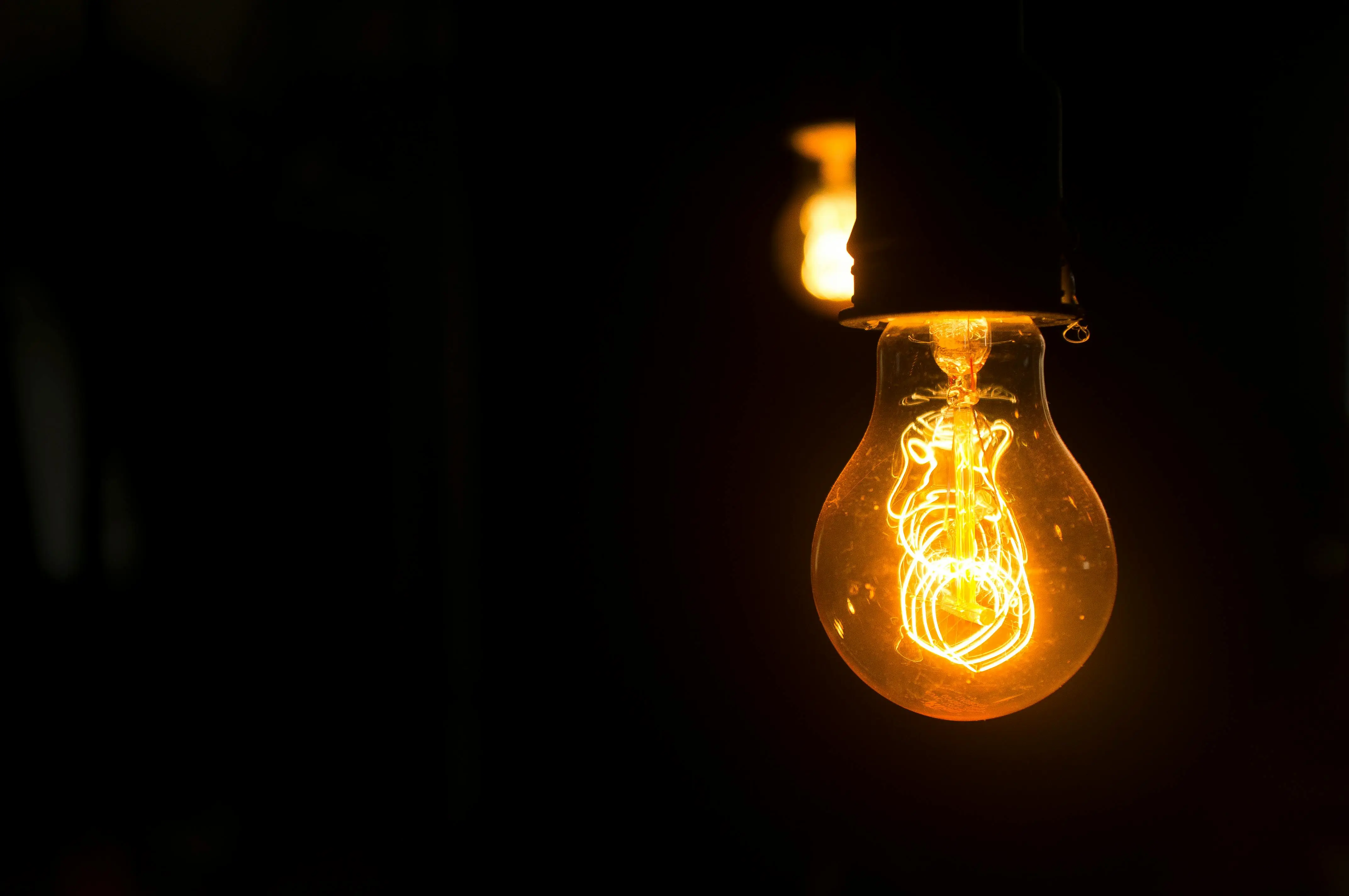 Incandescent lightbulb