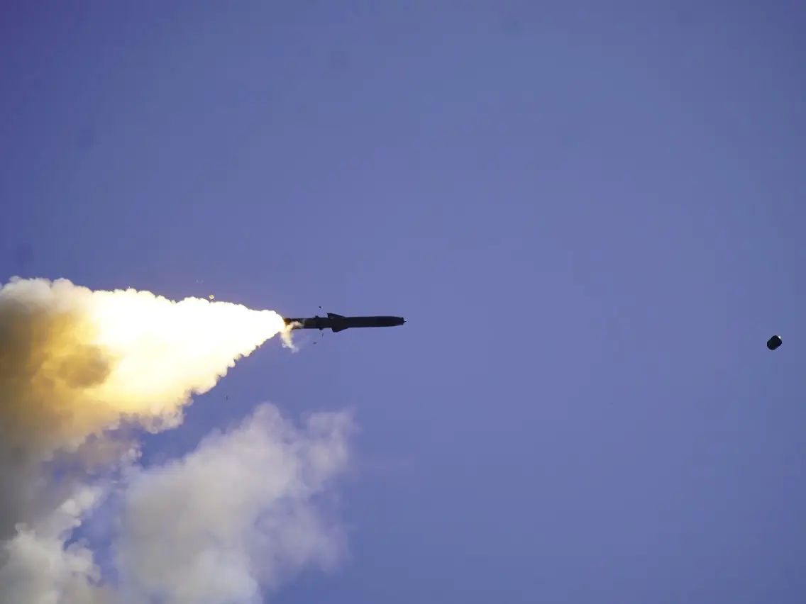 Indian Army successfully tests long-range BrahMos supersonic cruise missile Indian Army successfully tests long-range BrahMos supersonic cruise missile