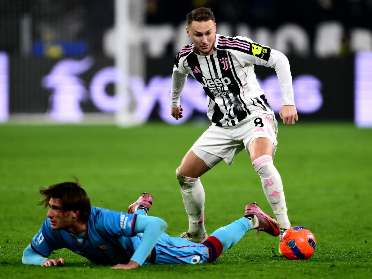 Juventus' Vlahovic Faces Long Injury Layoff