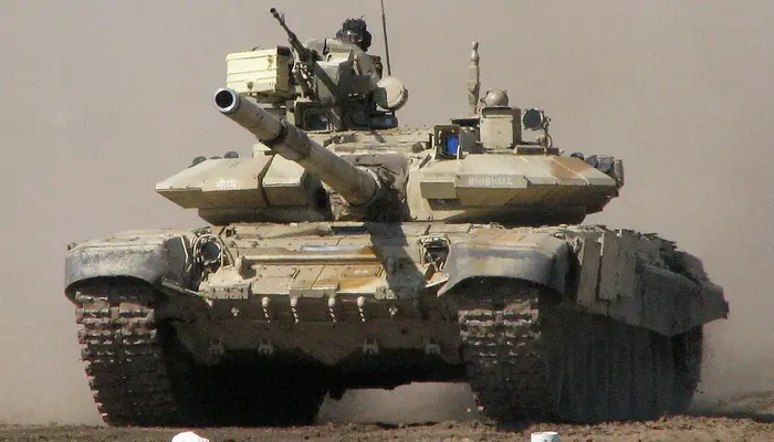 How many crew members are in a Russian tank?
