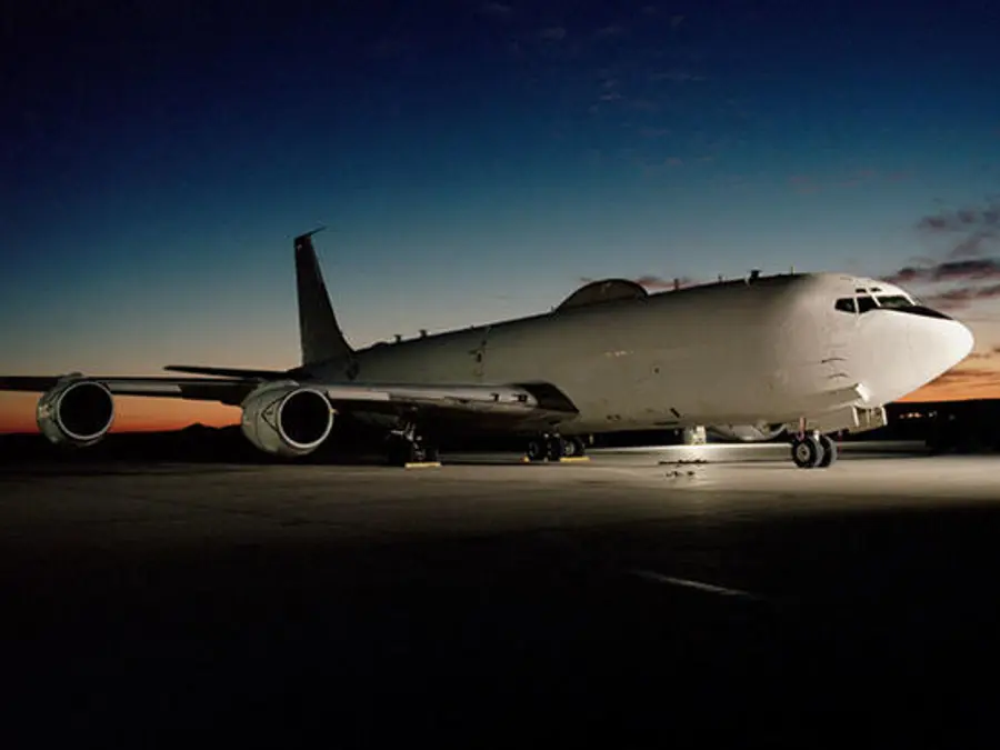 US 'Doomsday Plane' - E6B drops off radar over atlantic, nobody knows why