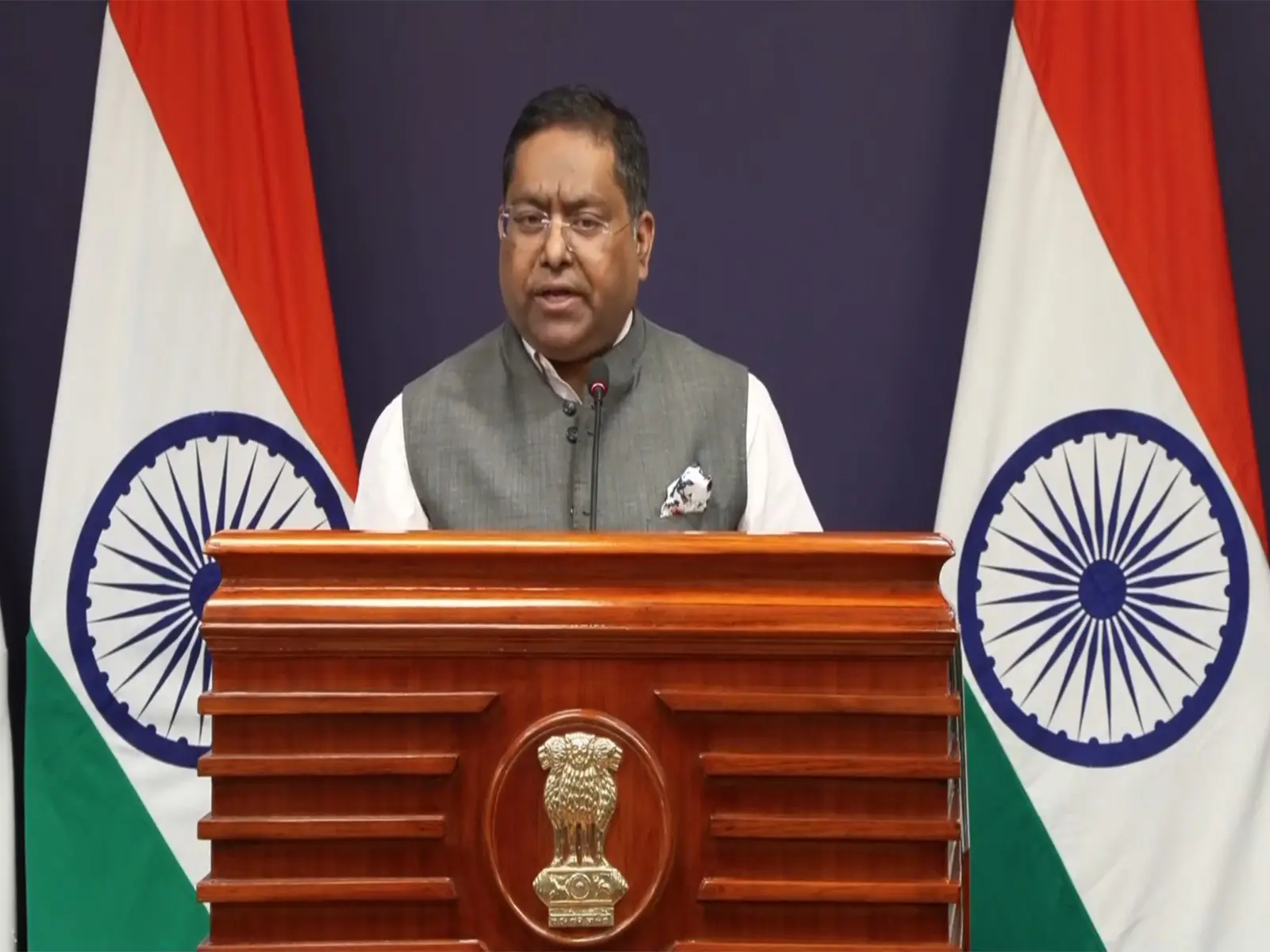 'Ridiculous statement': India rejects Pakistan's claims of blocking humanitarian aid to Sri Lanka amid Cyclone Ditwah 'Ridiculous statement': India rejects Pakistan's claims of blocking humanitarian aid to Sri Lanka amid Cyclone Ditwah