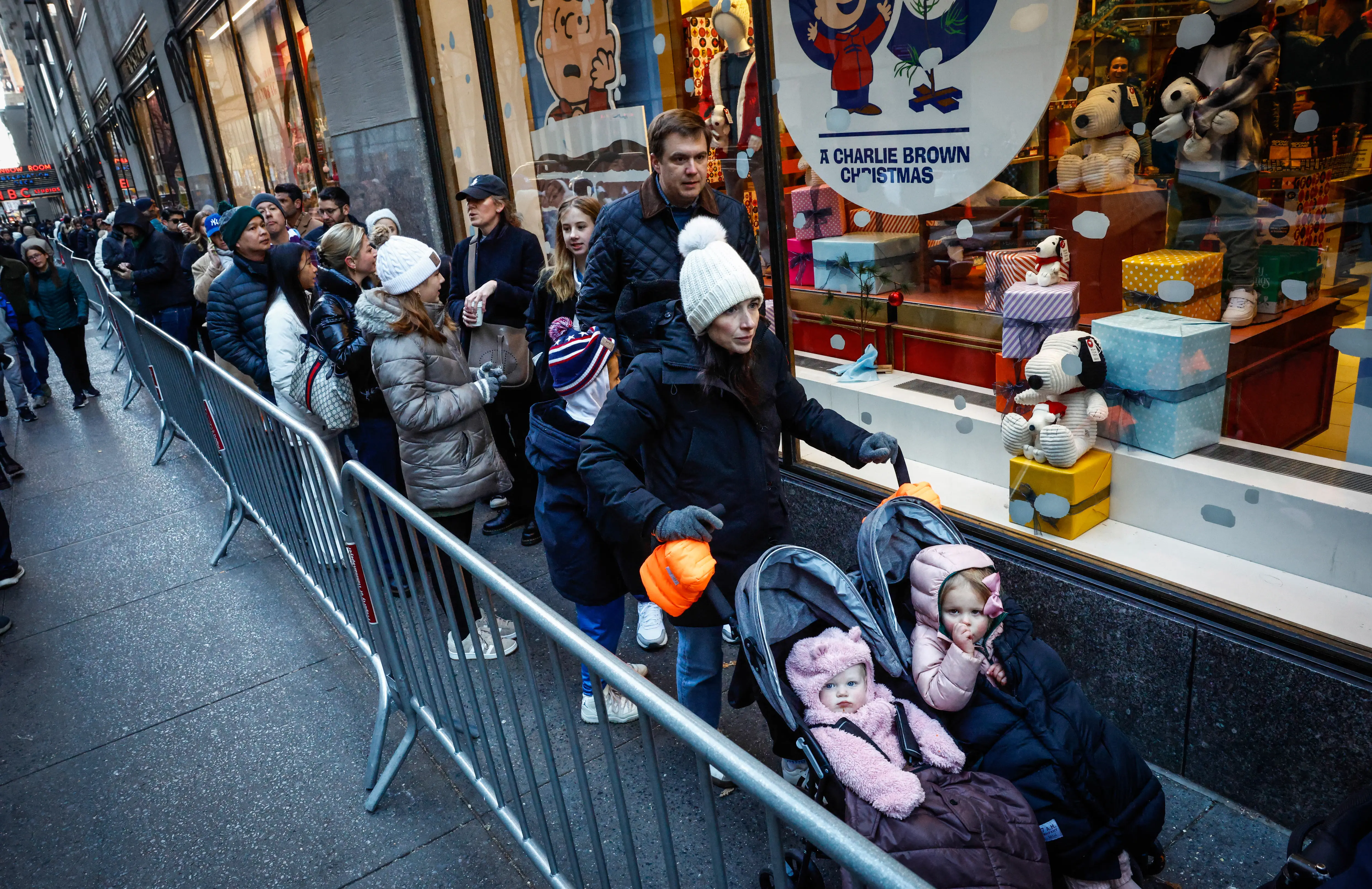 US online sales hit record $44.2 billion during Thanksgiving holiday shopping: Report