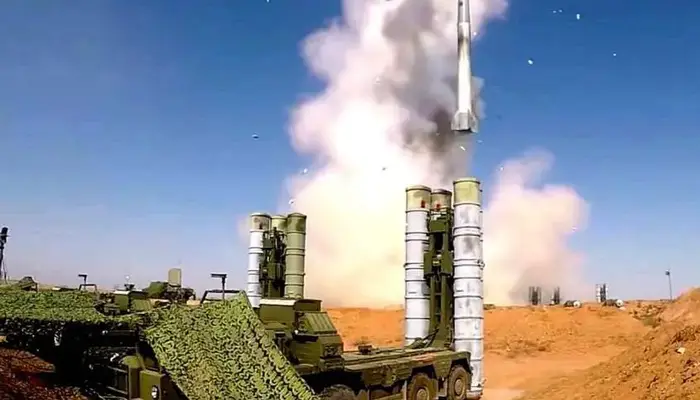 How many missiles does one S-400 carry?