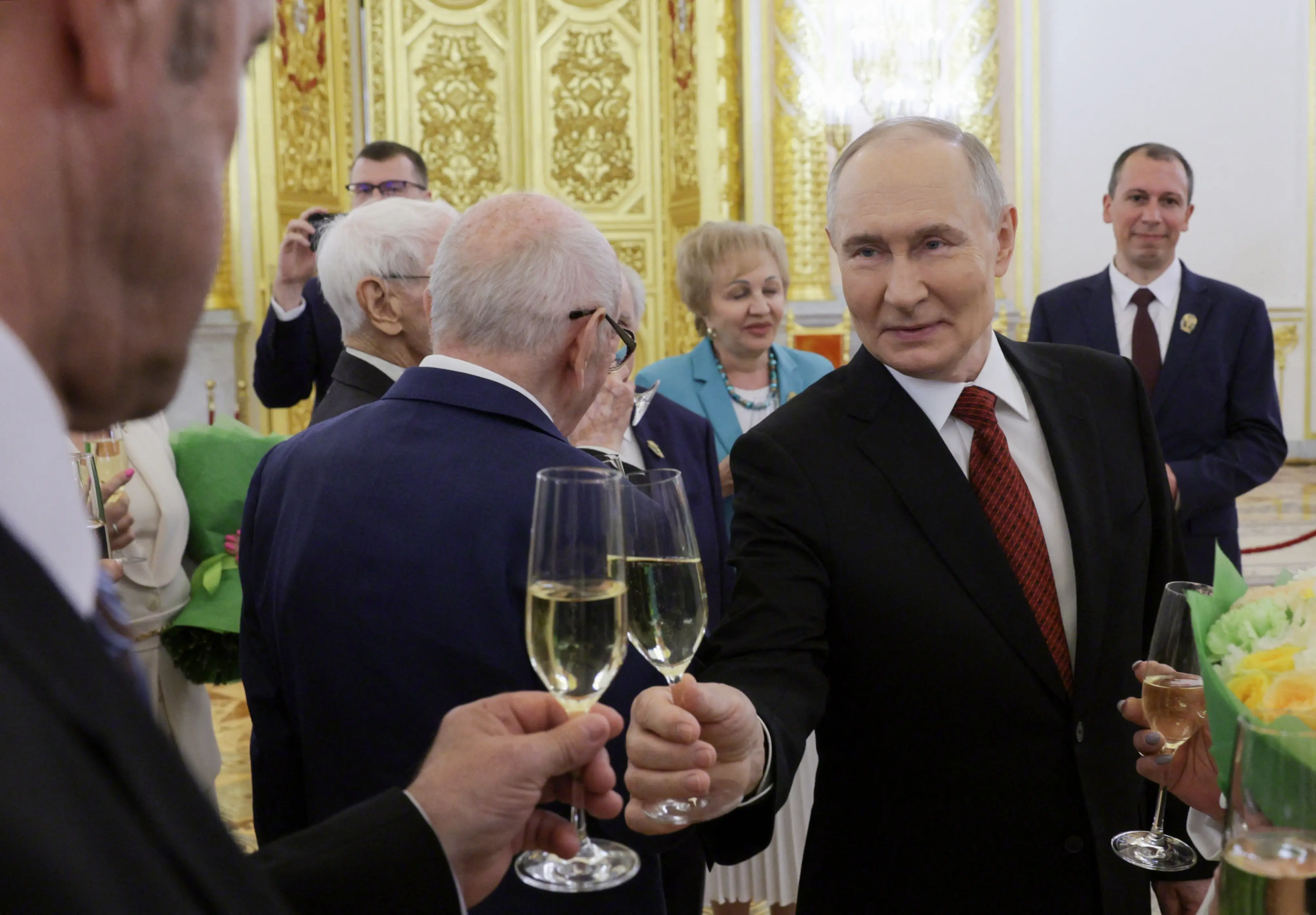 Why does Putin refuse alcohol at state banquets? Is he a teetotaler?