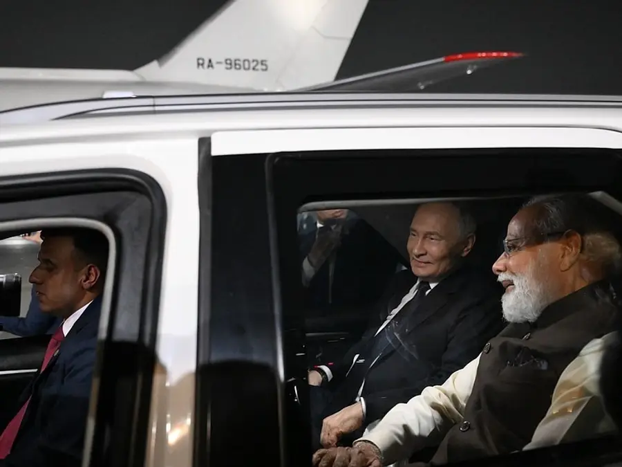 WATCH: PM Modi-Putin's bromance as they carpooled to Indian PM's residence