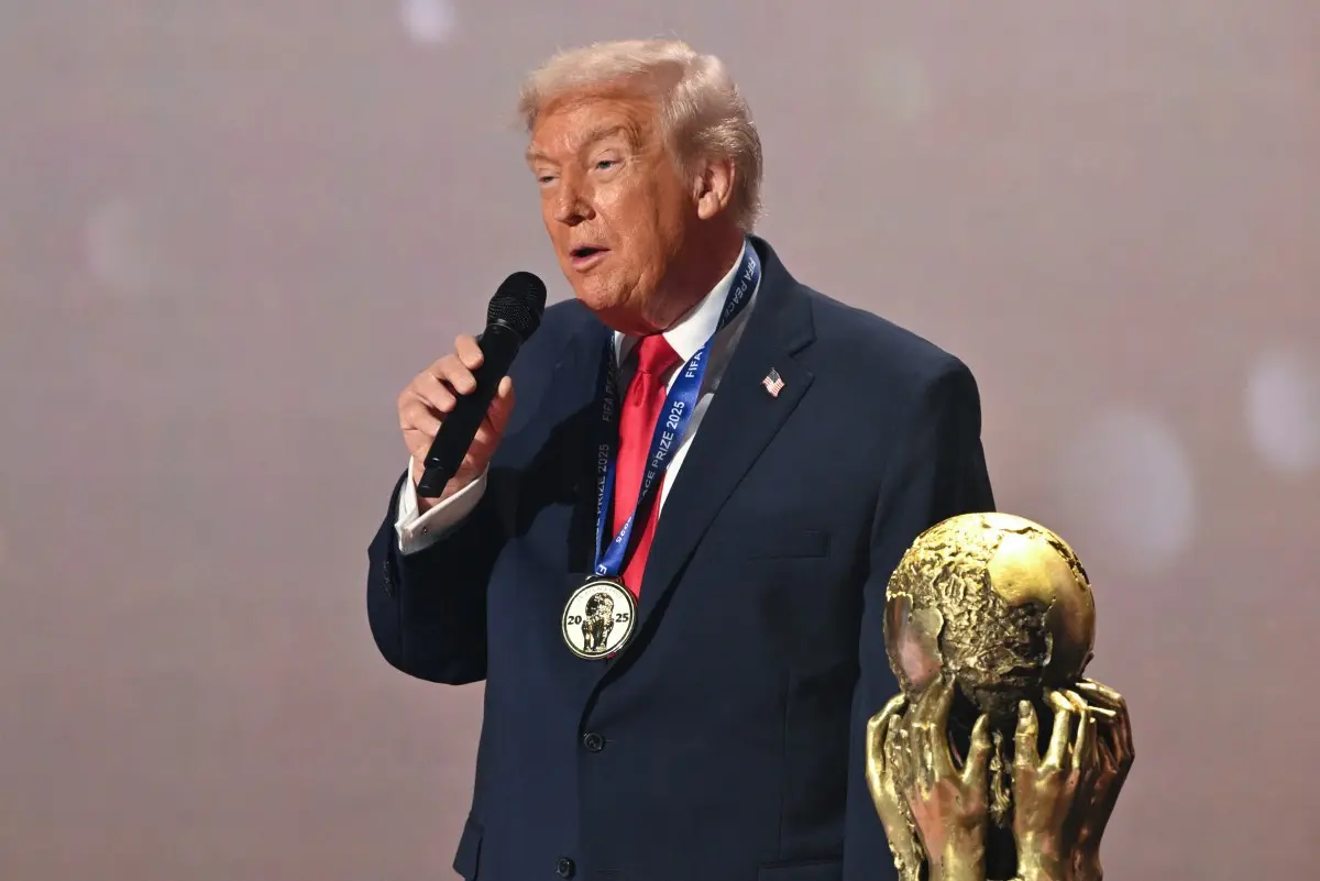 Gianni Infantino presents US President Donald Trump with FIFA Peace Award