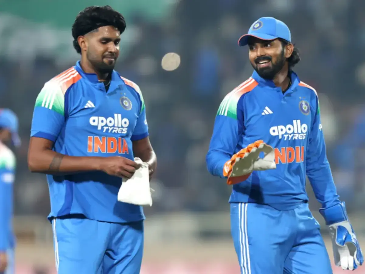 Dew factor becomes key talking point as India face South Africa in final ODI Dew factor becomes key talking point as India face South Africa in final ODI