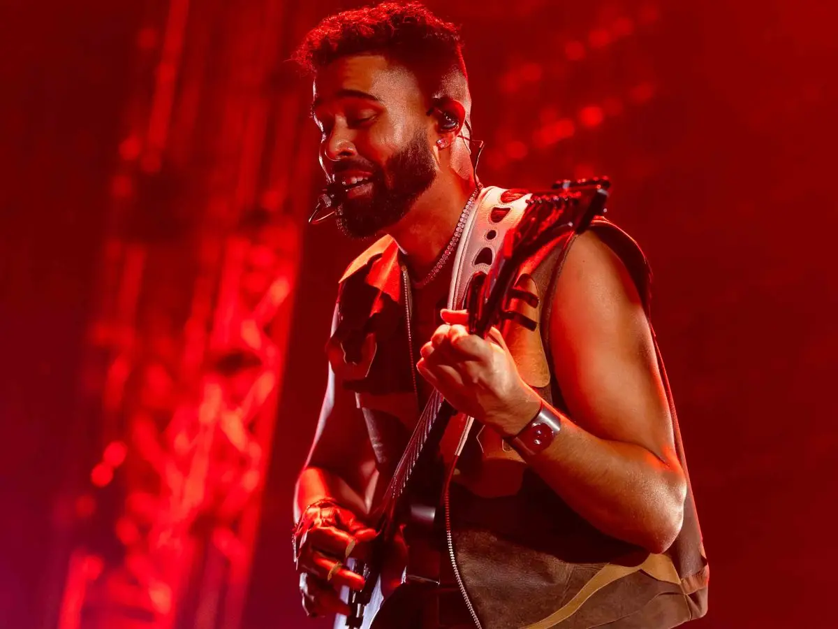 AP Dhillon's electrifying performance during Delhi NCR leg of One of One India Tour 2025 sends fans to frenzy AP Dhillon's electrifying performance during Delhi NCR leg of One of One India Tour 2025 sends fans to frenzy