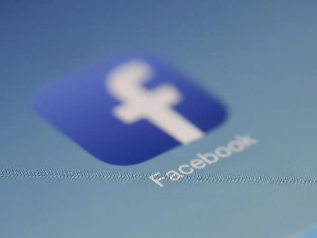 Hundreds of thousands of teens under 16 on social media