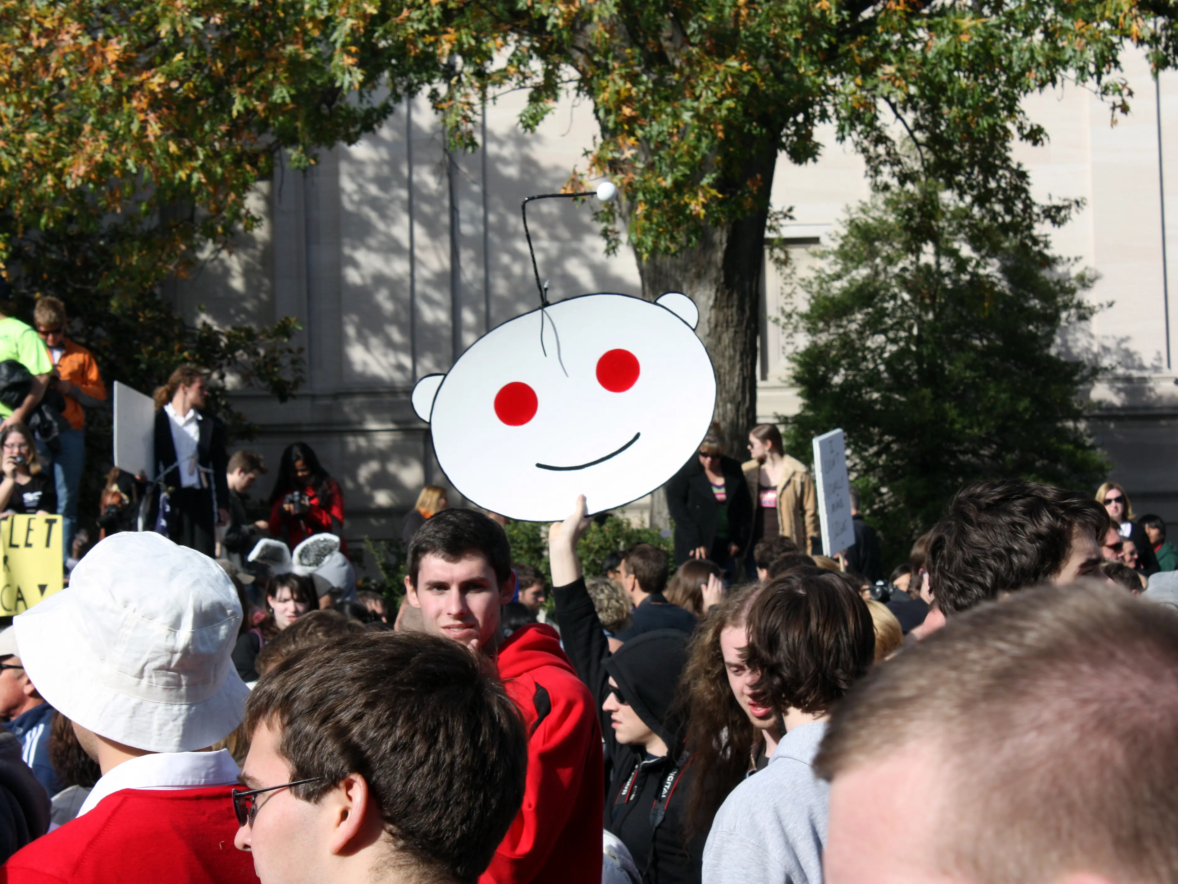 Reddit down for thousands of users in India, US, Europe Reddit down for thousands of users in India, US, Europe