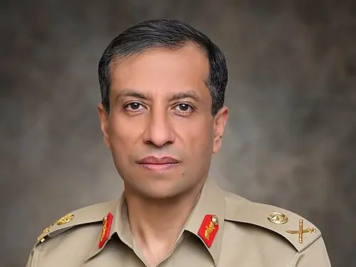 Did Pakistan Army spokesperson wink at female journalist? Netizens react to viral video Did Pakistan Army spokesperson wink at female journalist? Netizens react to viral video