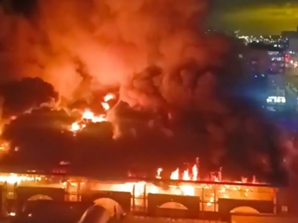 Massive Fire Kills One at St. Petersburg Market