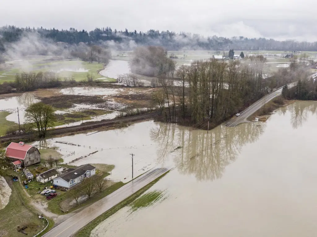Heavy rain inundates Western Washington as statewide emergency declared Heavy rain inundates Western Washington as statewide emergency declared